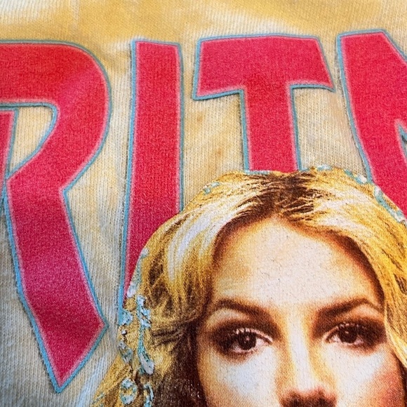 Britney Spears Stonger XL yellow tee shirt - Picture 6 of 6